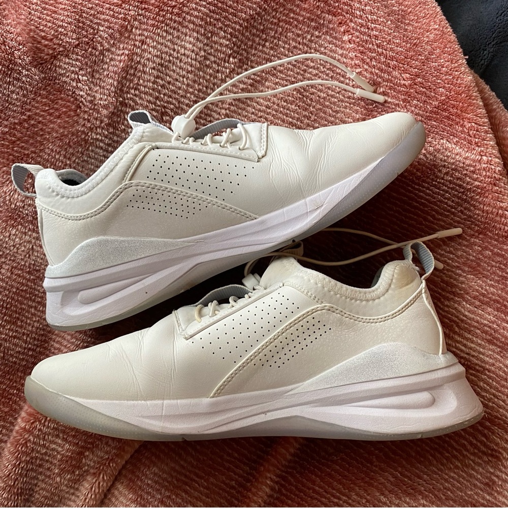 Women’s Clove Sneakers